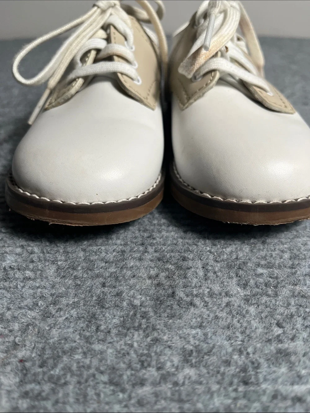 FootMates White and Cream Kids Lace-Up Dress Shoes